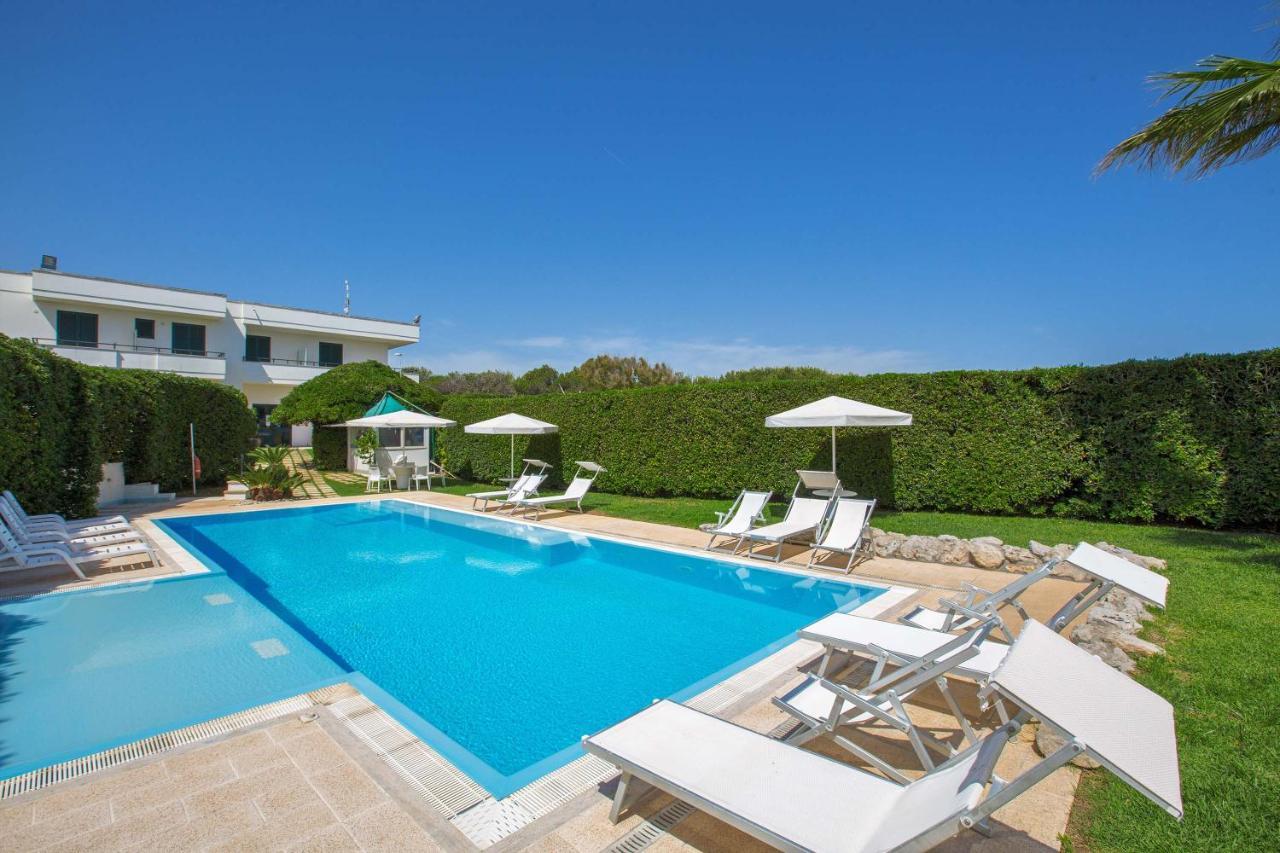 Residence Punta Cassano - In Piscina Sulla Spiaggia Di Sabbia San Foca Bagian luar foto