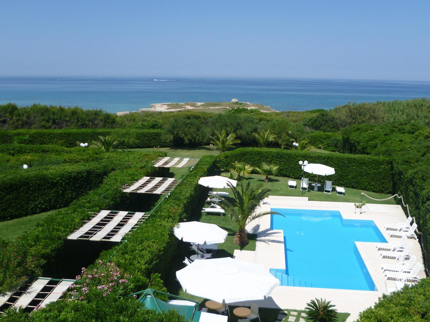 Residence Punta Cassano - In Piscina Sulla Spiaggia Di Sabbia San Foca Bagian luar foto